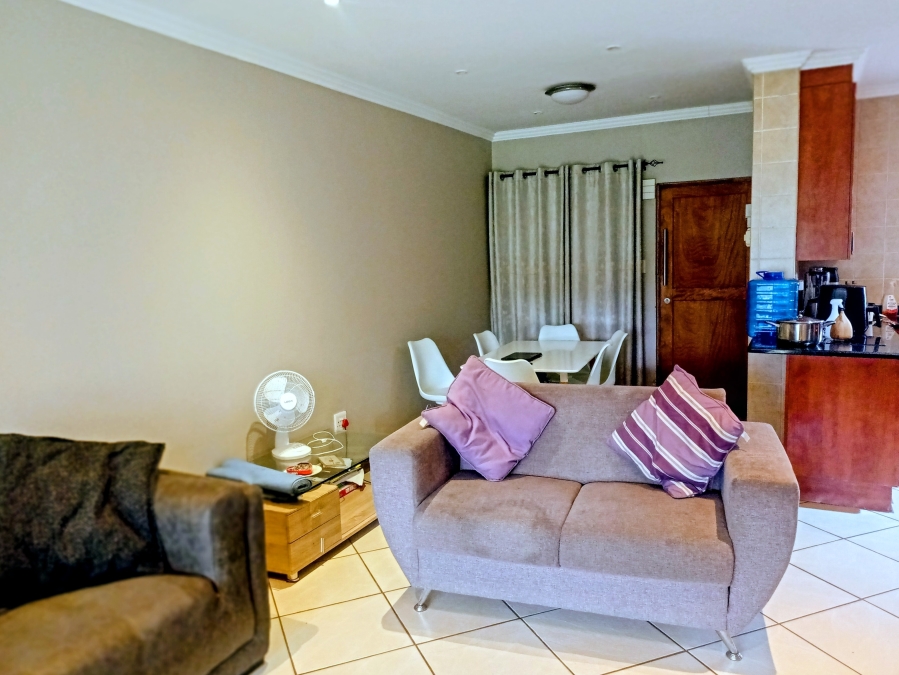 To Let 2 Bedroom Property for Rent in Melodie North West